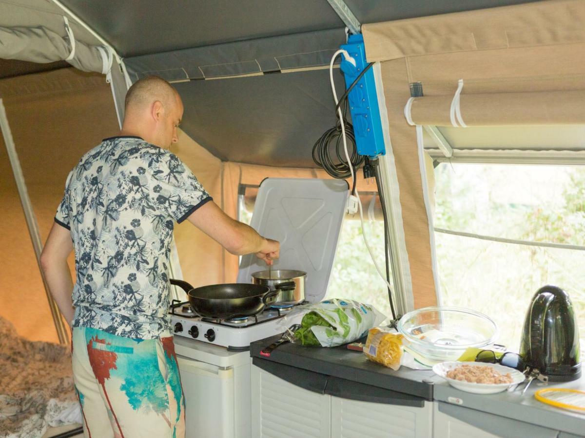 Europe Tents Camping Le Clou Meynard Exteriér fotografie